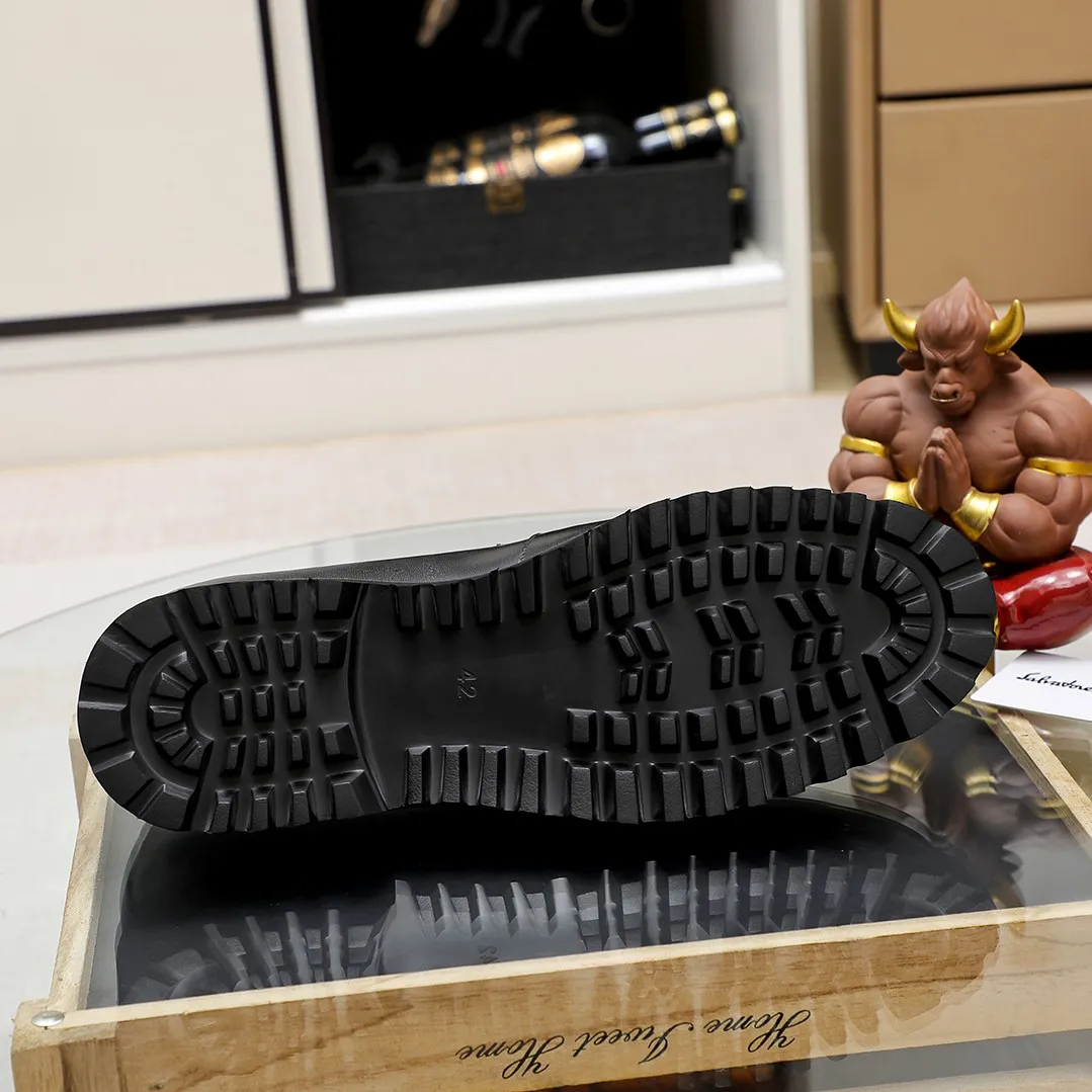 Men's shoes 💰460 🔥Ferragamo's new men's casual slip-on shoes🇨🇳Official website original 1:1 mold, original quality💯Fine workmanship, high-end luxury☘The upper is made of imported Italian first-layer cowhide🌴🐂Leather lining🍓Rubber wear-resistant and non-slip outsole, breathable and comfortable to wear🍍The first choice for high-grade men🍉3 colors available! Code number 38-45……